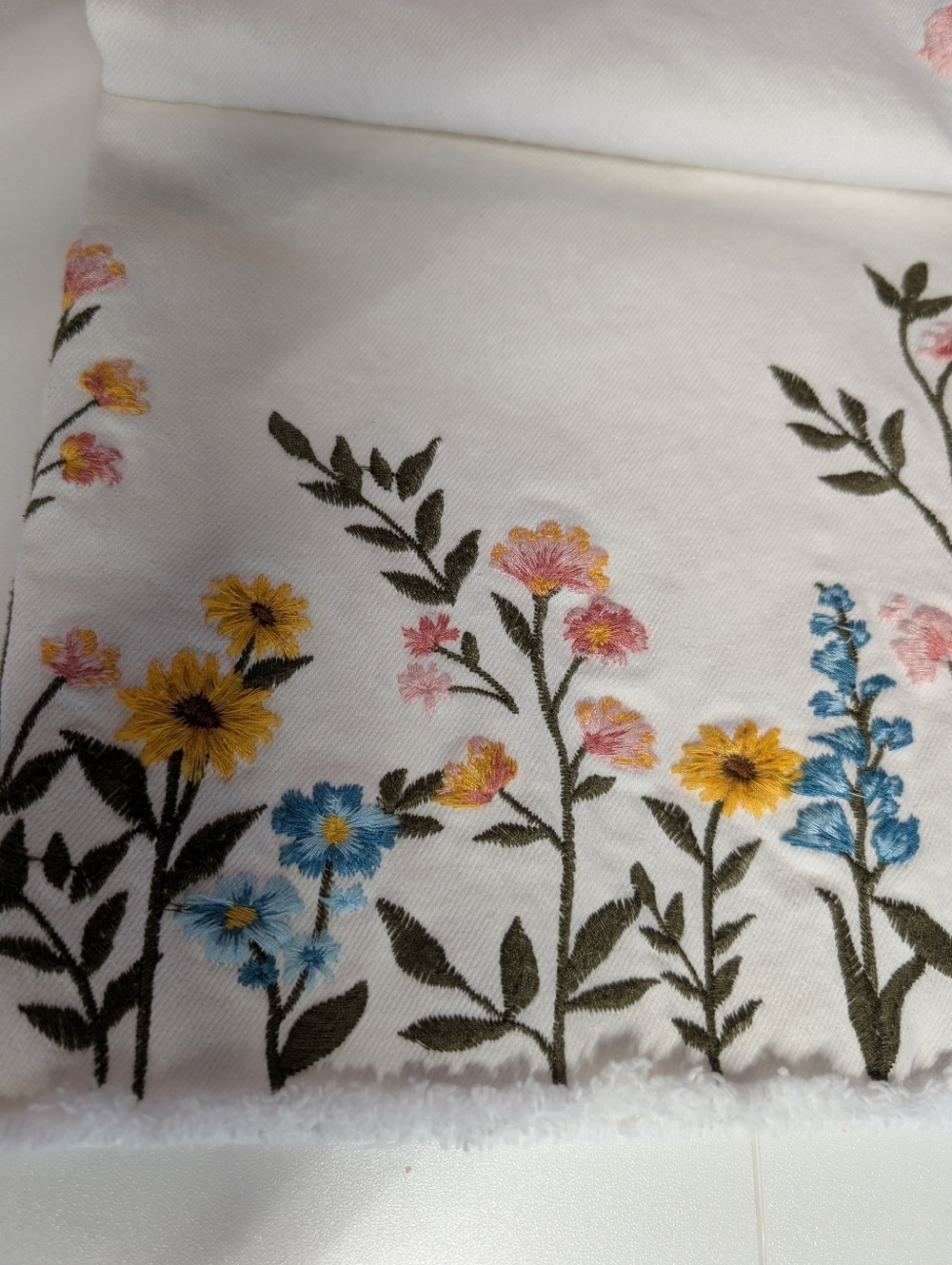 Driftwood Driftwood Off white Jeans Colette Embroidered Crop Jean Size 18 EUC - Picture 11 of 12